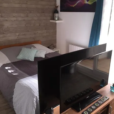 לינה וארוחת בוקר 1 Chambre, 1 P'tit Dej', 1 Sourire *