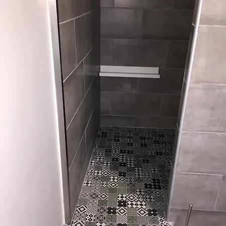 1 Chambre, 1 P'tit Dej', 1 Sourire * מונפלייה
