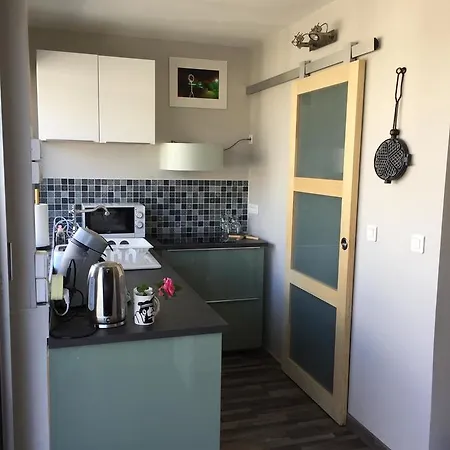 1 Chambre, 1 P'tit Dej', 1 Sourire 4* Монпелье