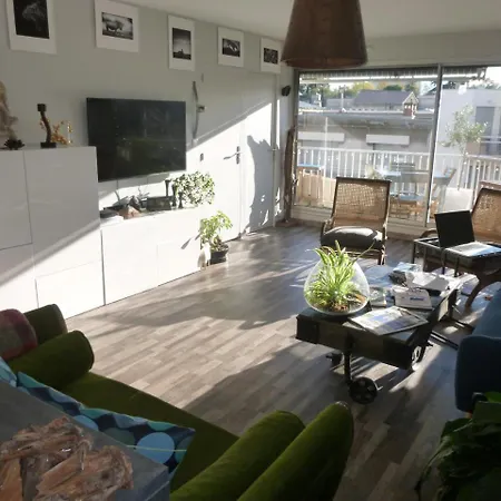 1 Chambre, 1 P'tit Dej', 1 Sourire Отель типа 