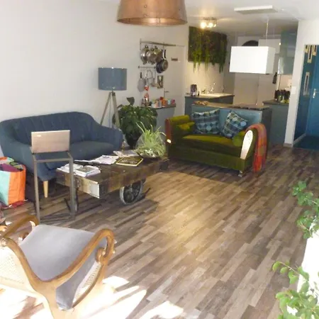 1 Chambre, 1 P'tit Dej', 1 Sourire 4*