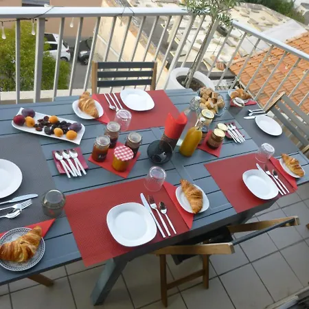 1 Chambre, 1 P'tit Dej', 1 Sourire Отель типа 